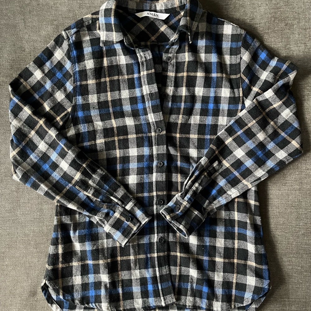 ANIAN Women's Blue and Black Plaid Shirt